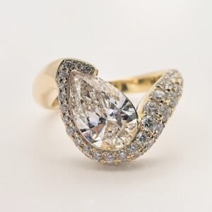 Luxury Lab Grown Diamond Engagement Ring IGI  9k solid  Certified Synthetic Diamond Wave Design Cvd Lab Grown Diamond
